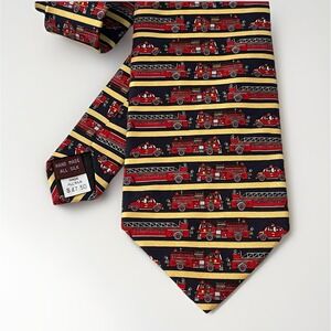 Museum Artifacts Fire Engines Tie 100% Silk NWT $47.50 Fireman Gift 4" Wide